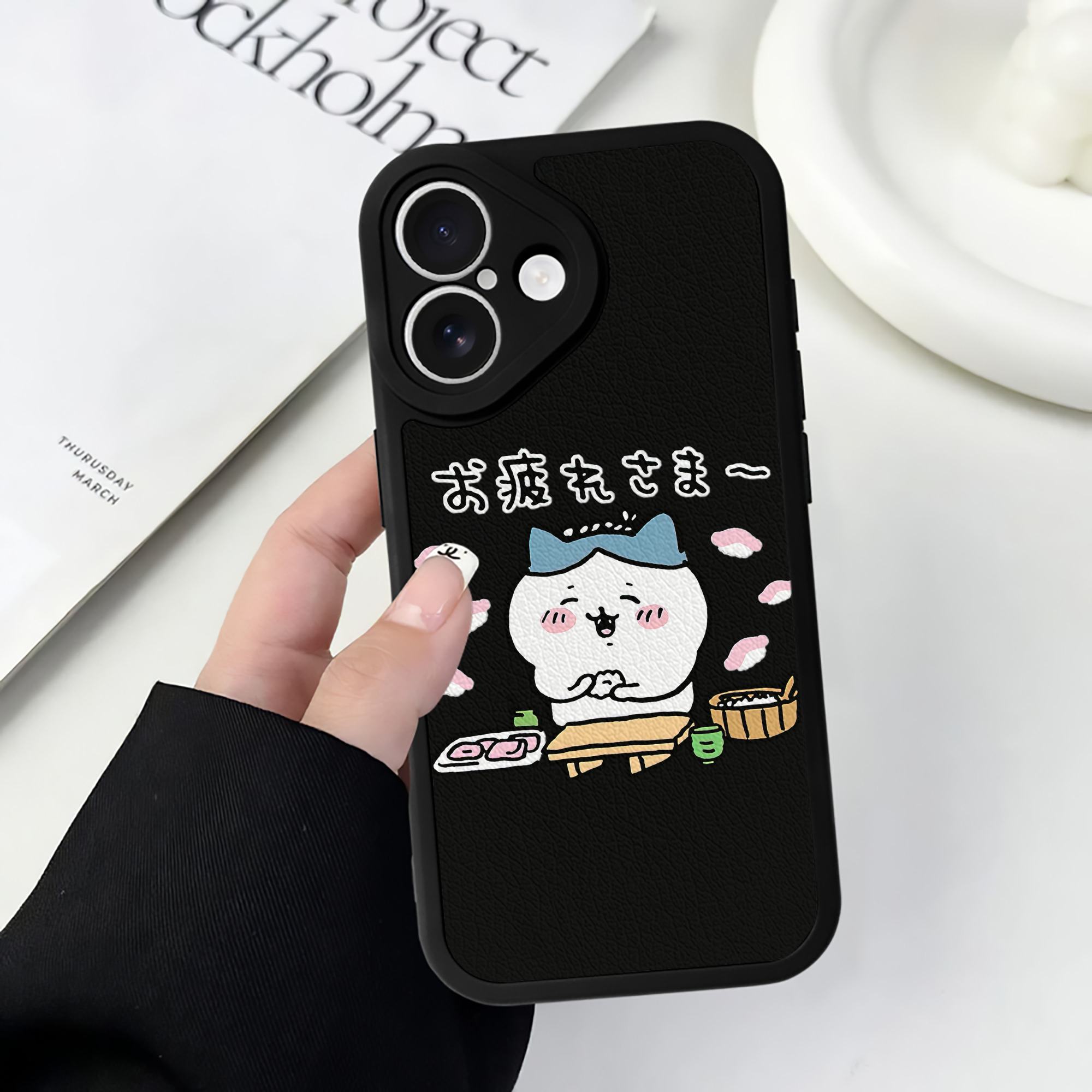 （画像用） ちいかわ ハチワレ Chii-kawa hachiware 【iPhone 16シリーズ対応】シリコンスマホケース（レザー調） 材質：シリコン